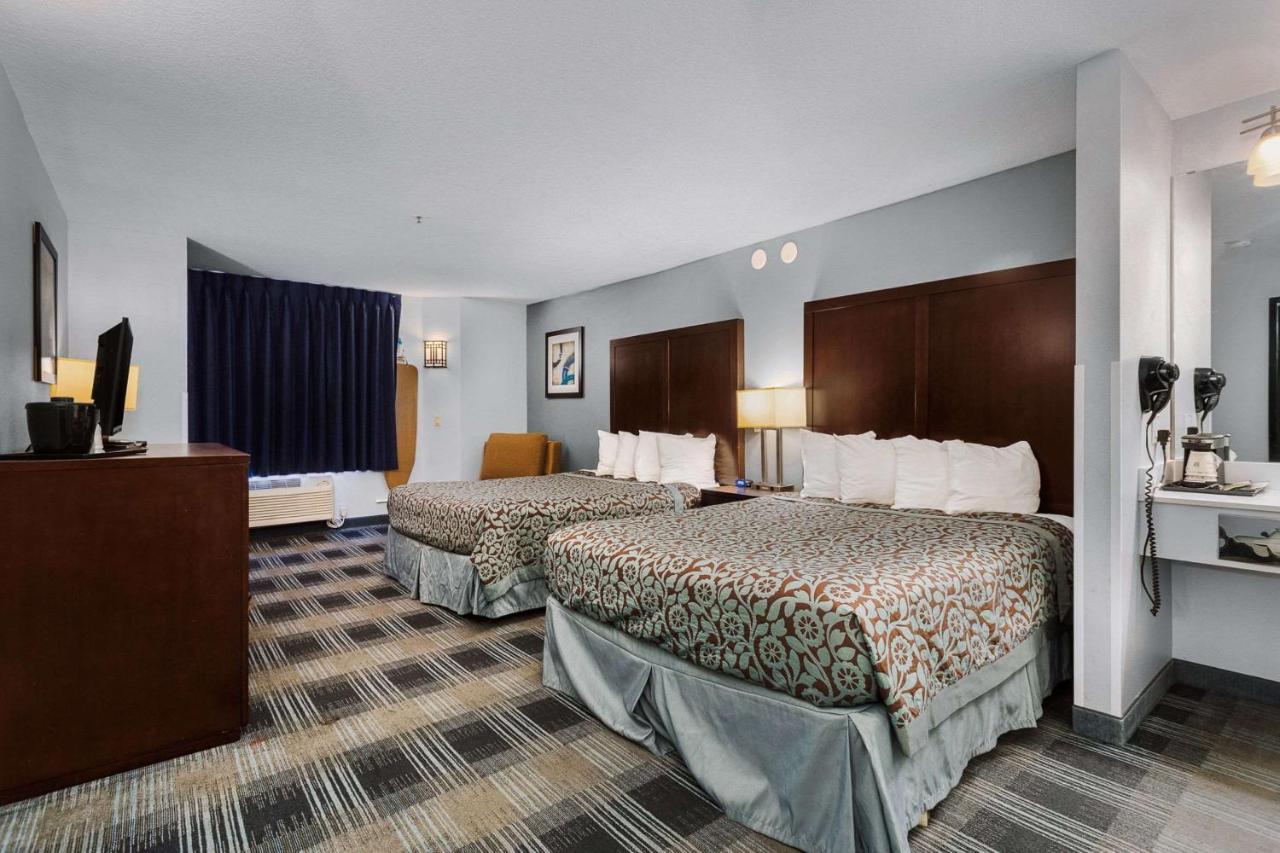 Days Inn By Wyndham Portland East Exterior photo